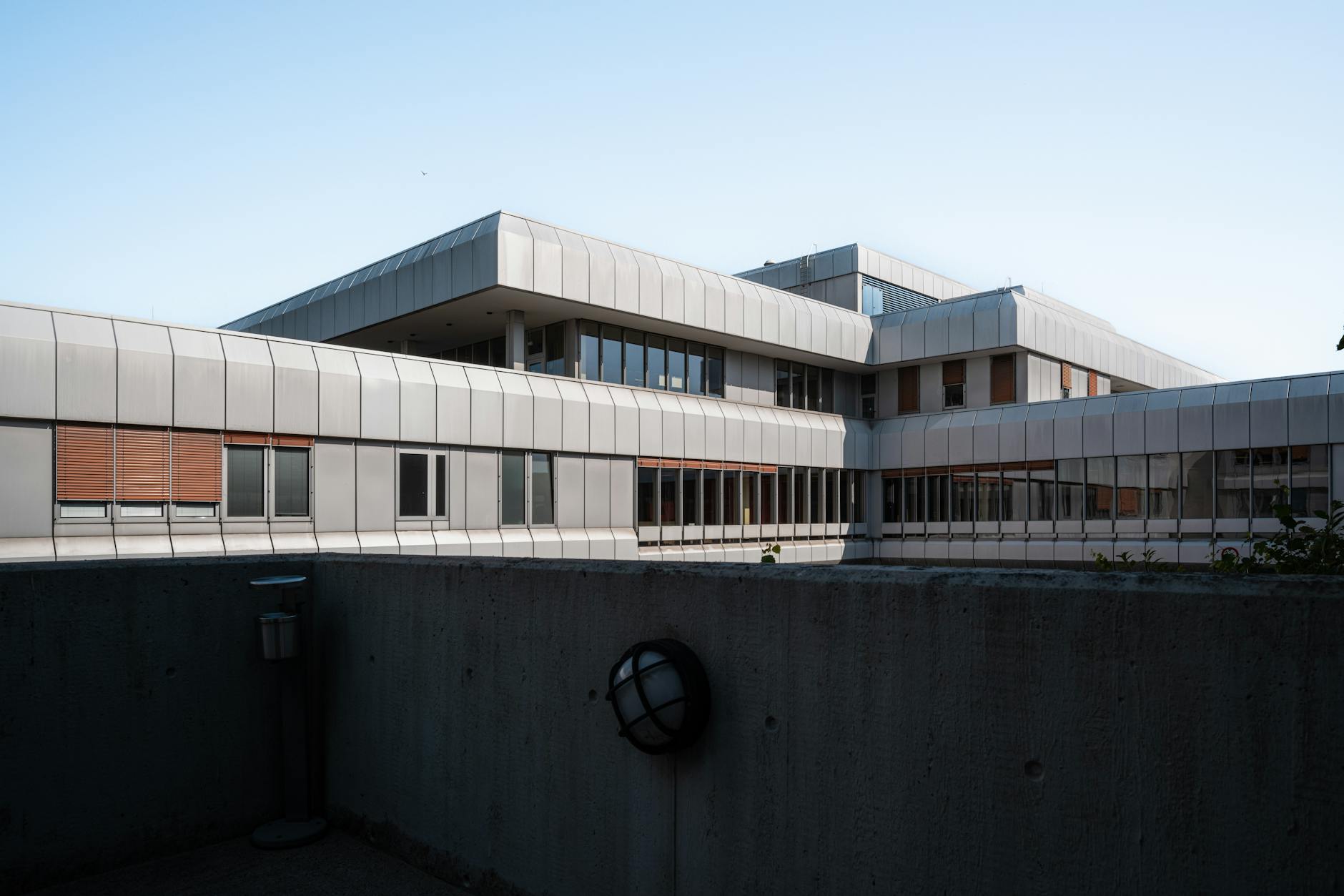 Asbestos Exposure at Medical College of Ohio Hospital — Toledo, Ohio: What Workers and Tradesmen Need to Know